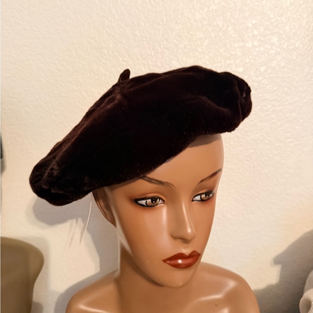 Gilly Forge for Neiman Marcus-Rich Brown Velvet Beret